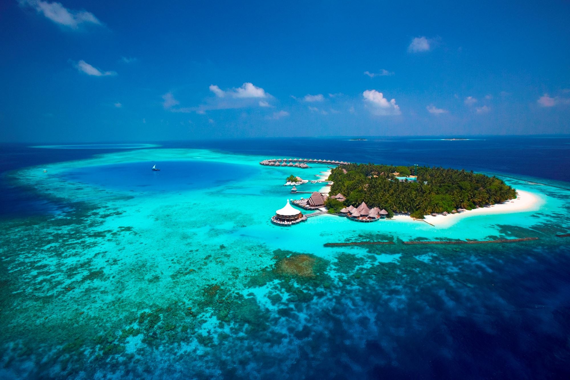 Magnificent Hotels with House Reefs in Maldives